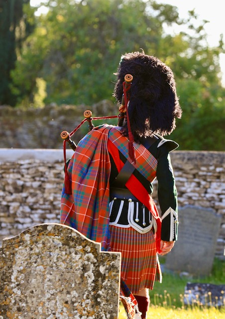 Funeral <span>Bagpiper</span>